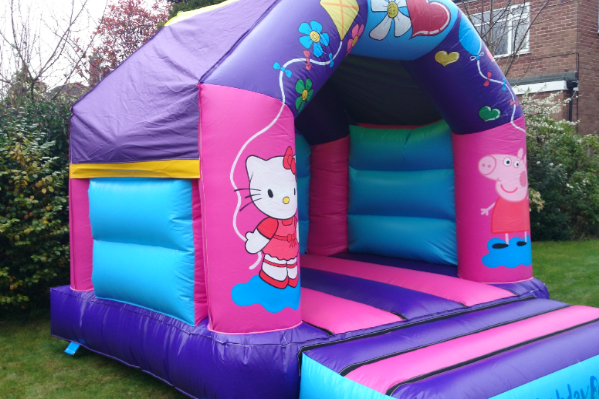 Hello kitty Bouncy Castle large 9