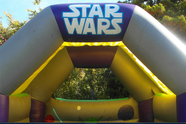 starwars bouncy castle large 10