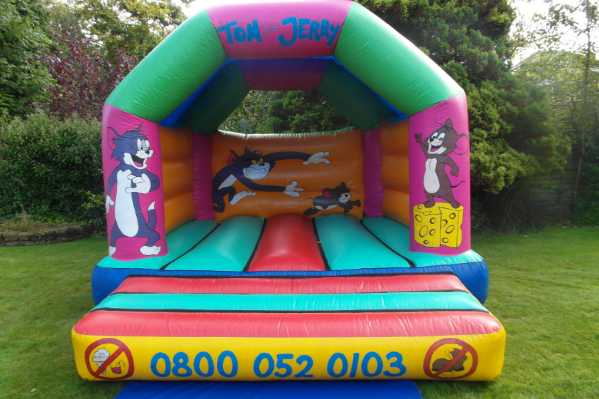 Tom and jerry bouncy castle large 3
