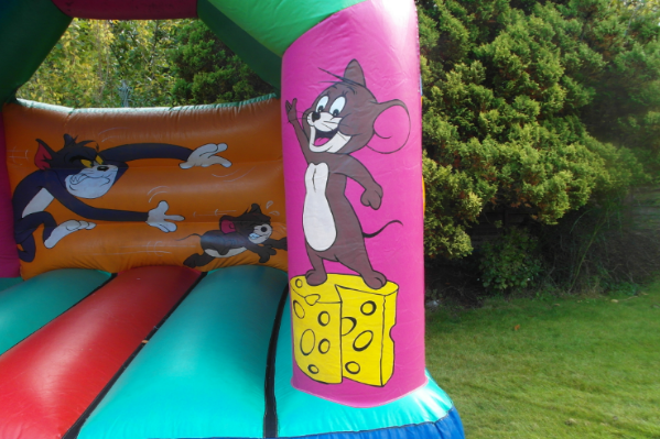 Tom and jerry bouncy castle large 7