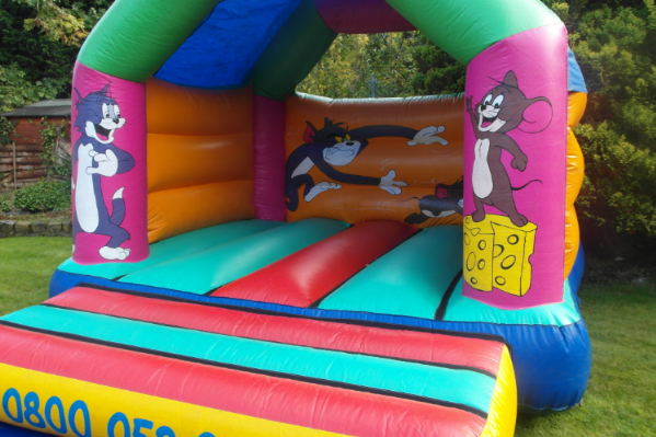 Tom and jerry bouncy castle large 8