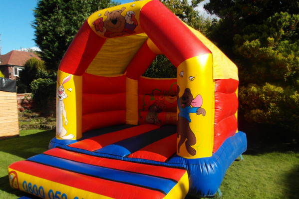 Winnie the pooh Bouncy Castle large 2