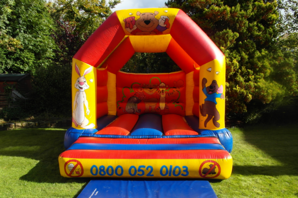 Winnie the pooh Bouncy Castle large 3