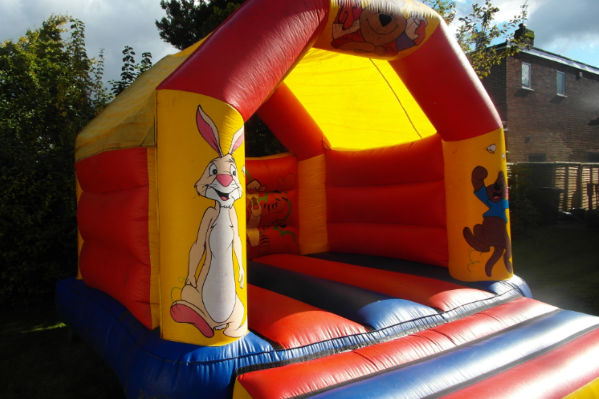 Winnie the pooh Bouncy Castle large 9