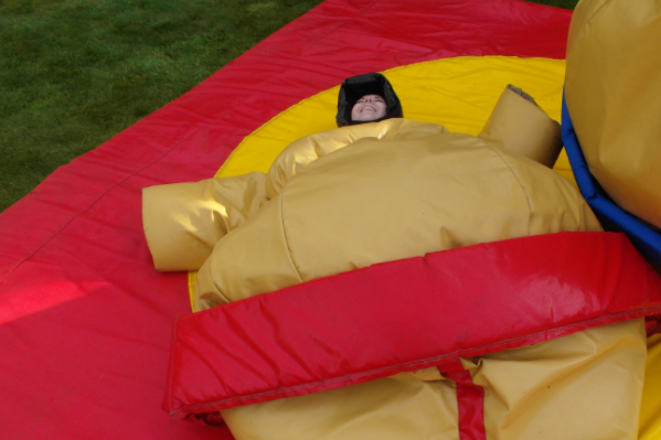 Sumo Suits bouncy castle large 9