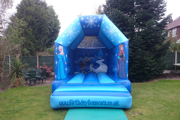 Frozen Bouncy Castle small 1