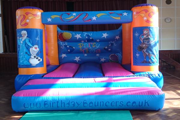 Frozen Bouncy Castle large 1